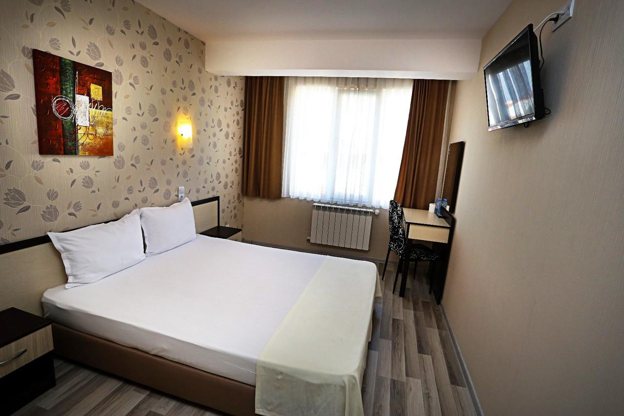Apart Hotel Central Momchilgrad Exterior photo